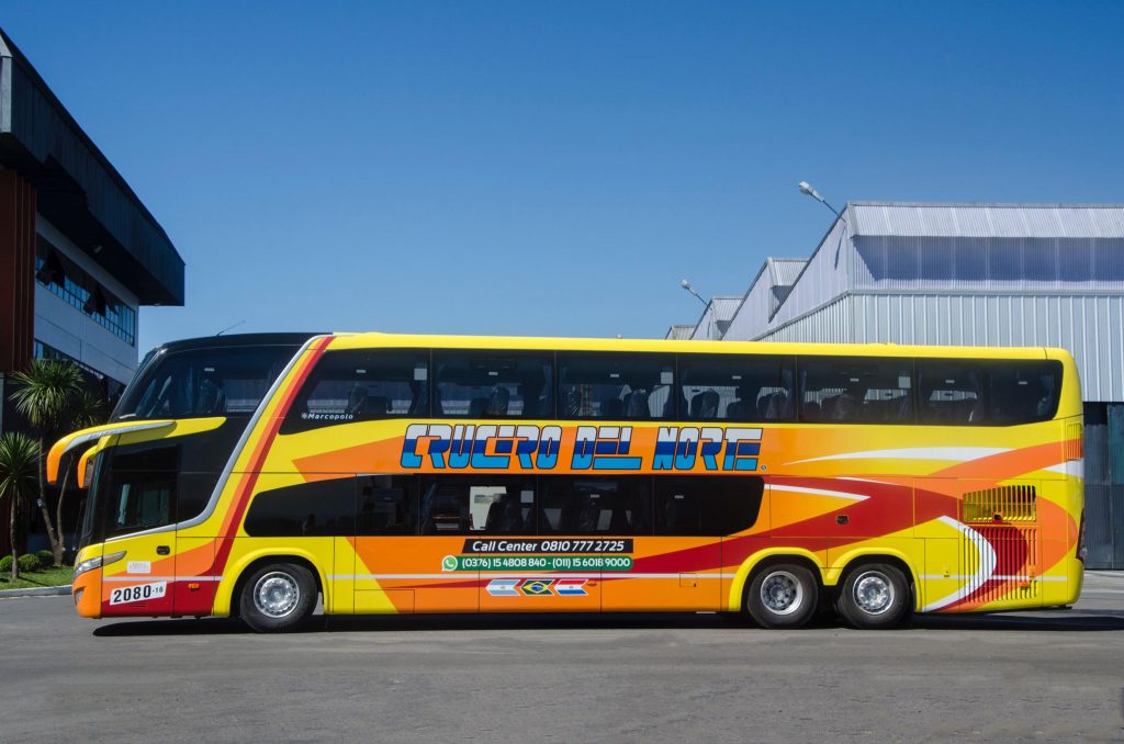 Ônibus da Crucero del Norte, empresa argentina que deve iniciar retomada gradual dos serviços após dias de paralisação