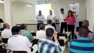 Isabela Maria gerente de RH da Uniotransabriu o treinamento