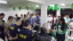 No finaluma oração para louvar Jesus