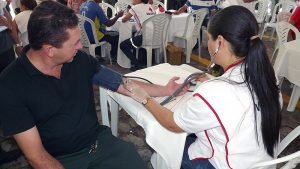 Um dos serviços da feira foi a aferição de pressão