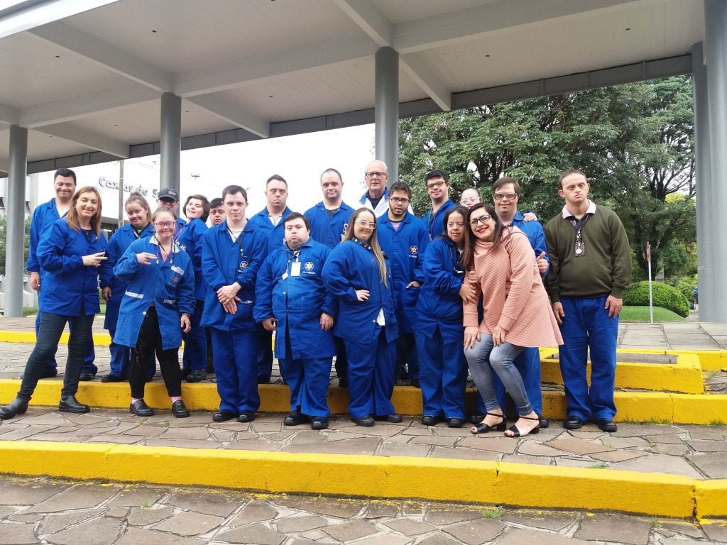 Colaboradores da Marcopolo com Síndrome de Down do Projeto Envolver