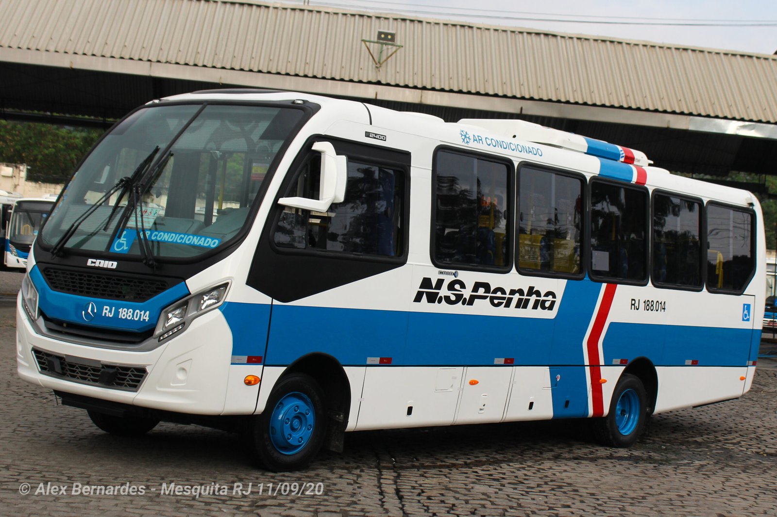 Caio apresenta atualização do micro-ônibus F2400 1 IMG 3237 1 1 scaled