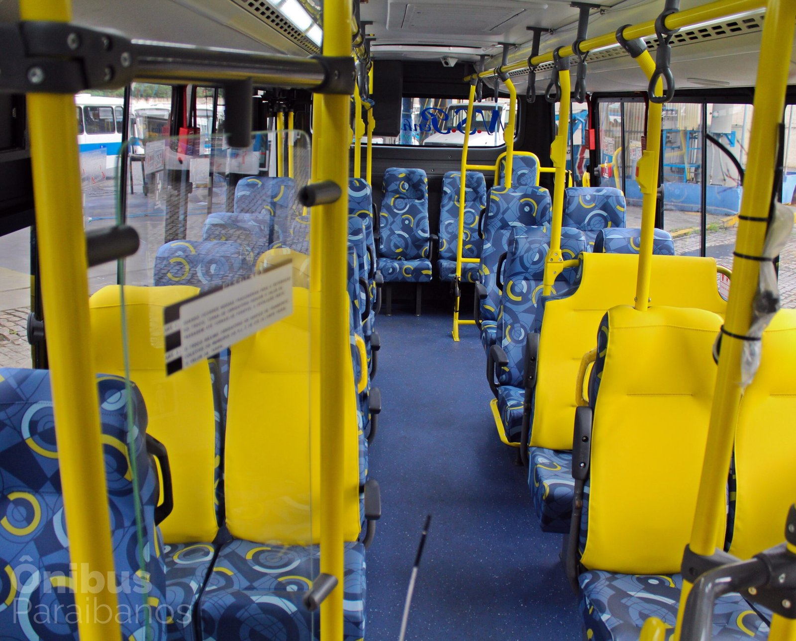 Caio apresenta atualização do micro-ônibus F2400 5 IMG 3252 1 scaled