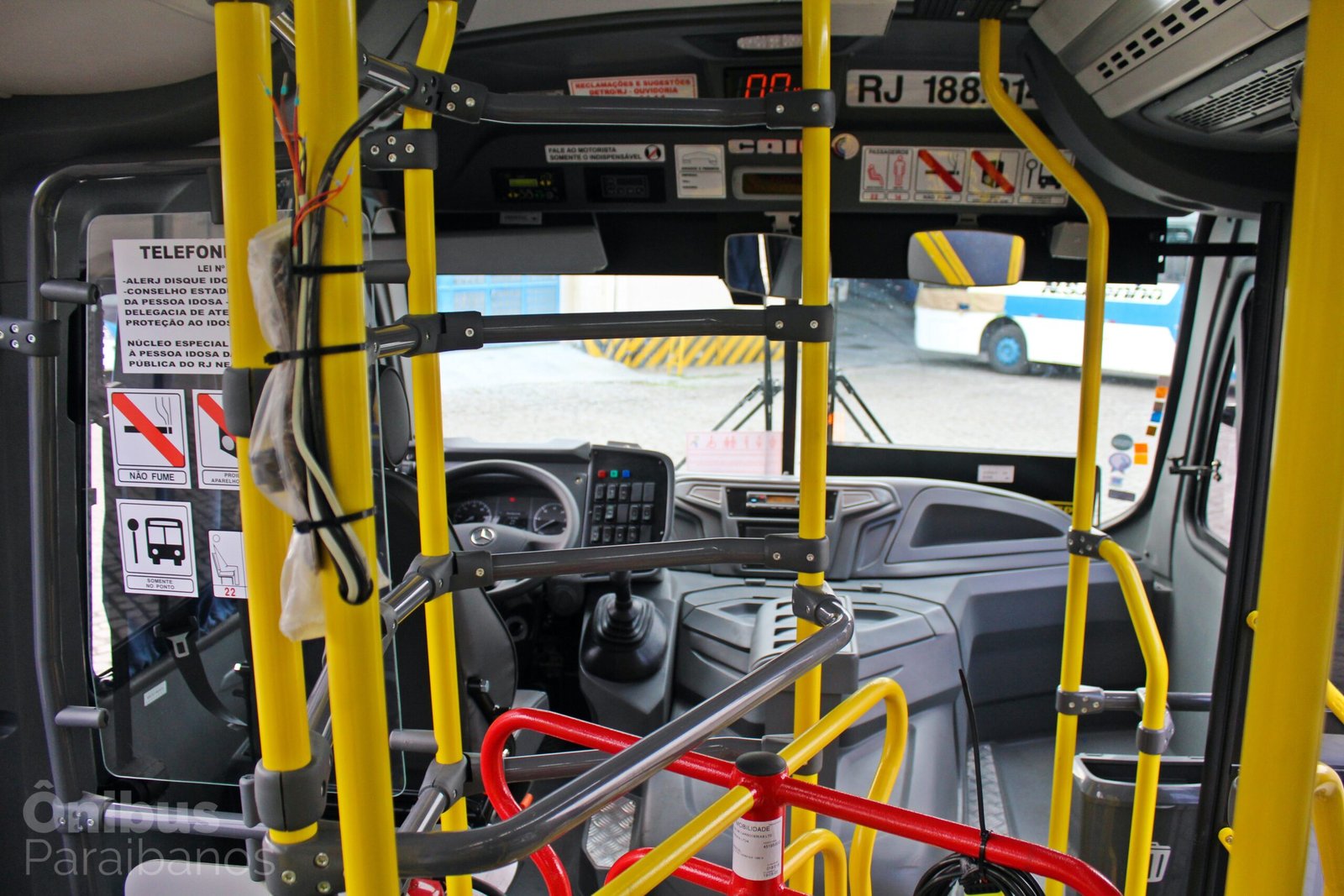 Caio apresenta atualização do micro-ônibus F2400 15 IMG 3267 scaled