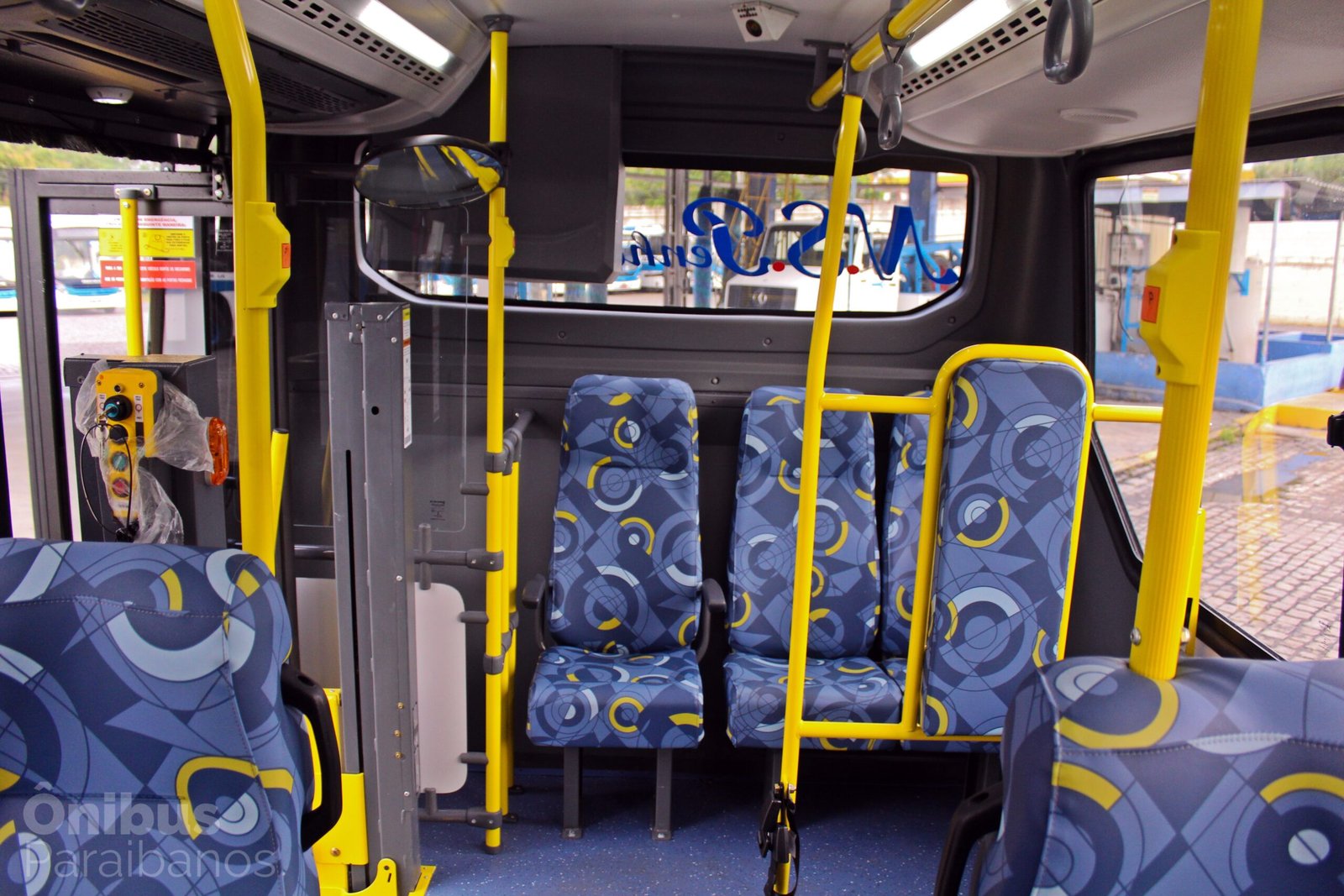 Caio apresenta atualização do micro-ônibus F2400 7 IMG 3268 1 scaled