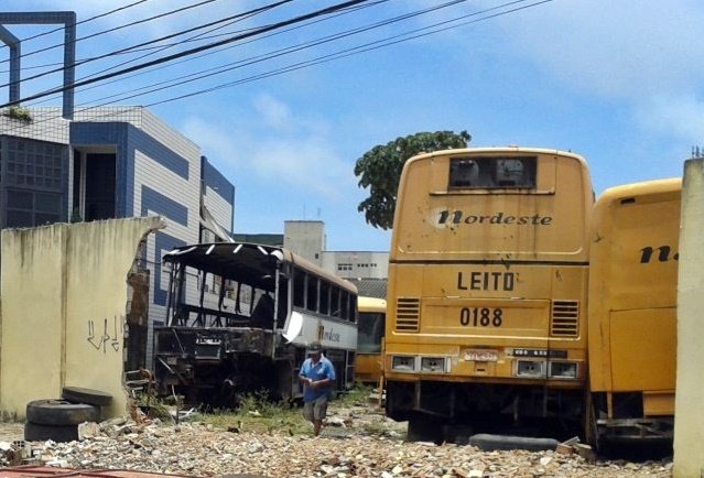 Uma parte da história contada em fotos: Diplomata 380 Mercedes-Benz da Nordeste 6 diplo2