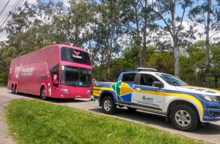 Fiscalização da ANTT realizada em ponto de embarque da Buser, no Rio de Janeiro (RJ), flagra ônibus sem autorização