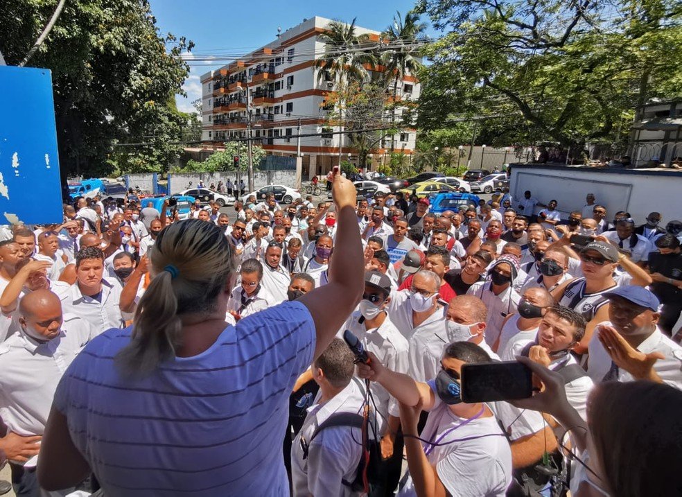 Motoristas de ônibus fazem paralisação no Rio; TRE-RJ aciona a Polícia Federal 4 greve