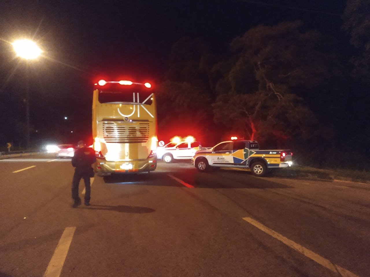 ANTT apreende 3 ônibus a serviço da Buser em Areal/RJ, na BR 040 3 WhatsApp Image 2021 01 31 at 12.03.57 1