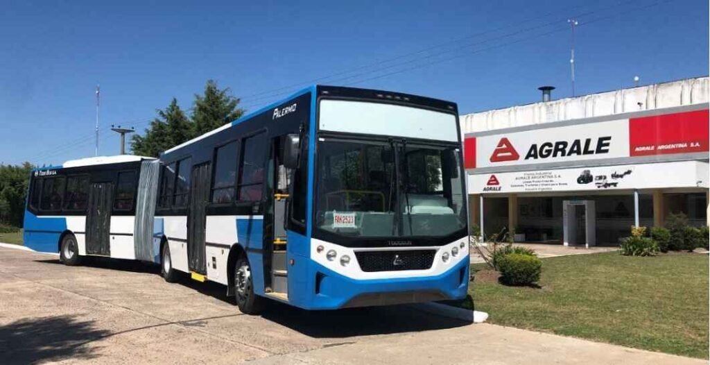 NovoonibusarticuladodaAgralejacomecouarodarnaArgentina