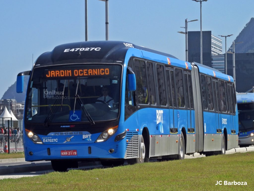 47027
