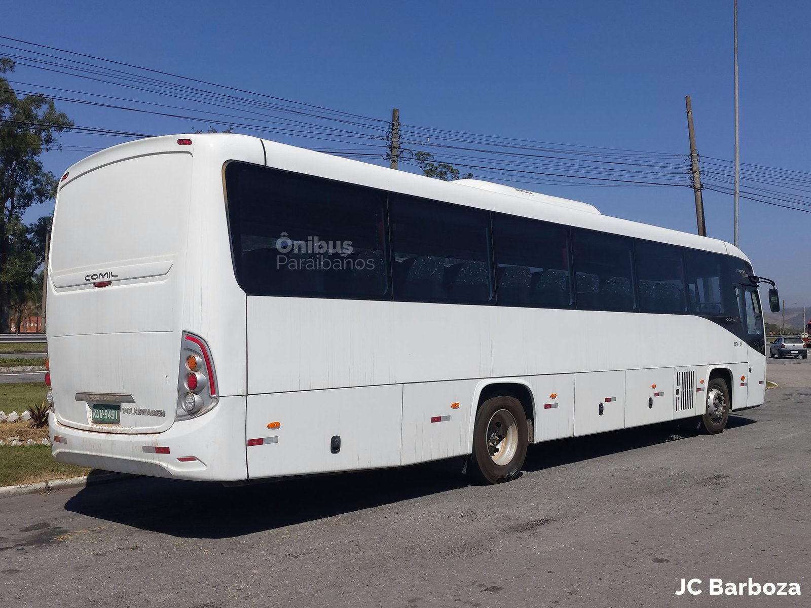 Ônibus urbanos de testes da Volkswagen são flagrados na Rodovia Presidente Dutra 1 20210823 114022 scaled