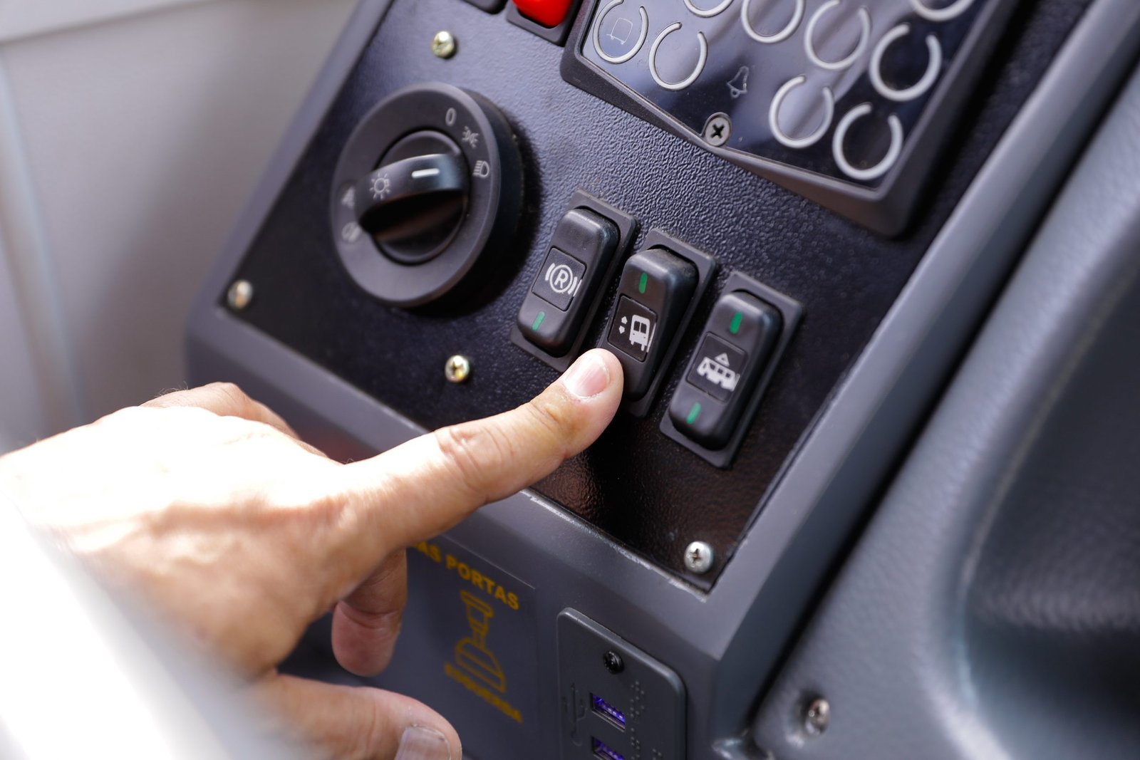 Prefeito anuncia compra de 40 novos ônibus e mais melhorias para o transporte coletivo de Manaus 5 51416238895 a5c6c2fe62 o scaled