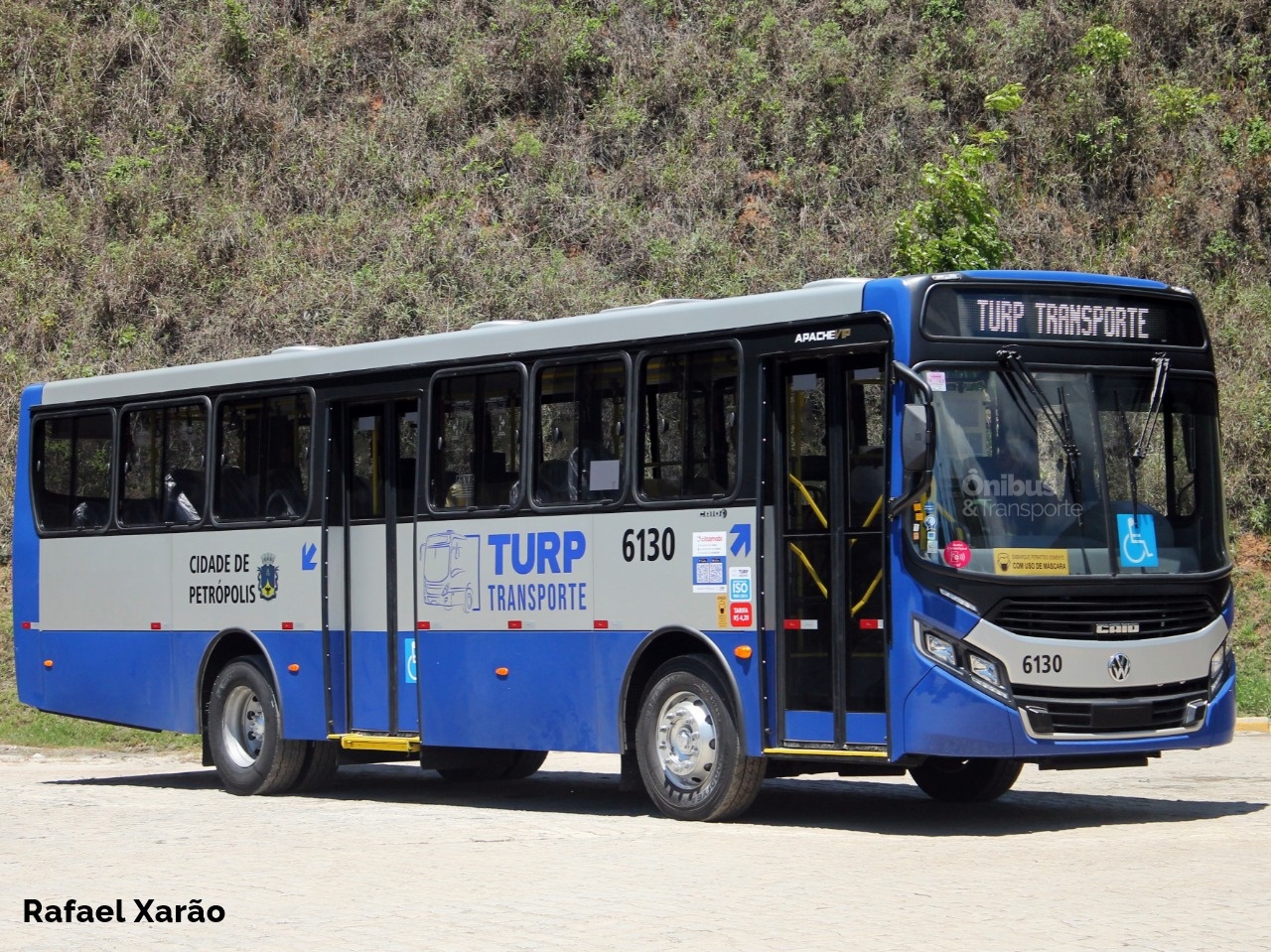 Linhas de ônibus em Petrópolis (RJ) circulam emergencialmente com tabela de horários especial durante este sábado (23)