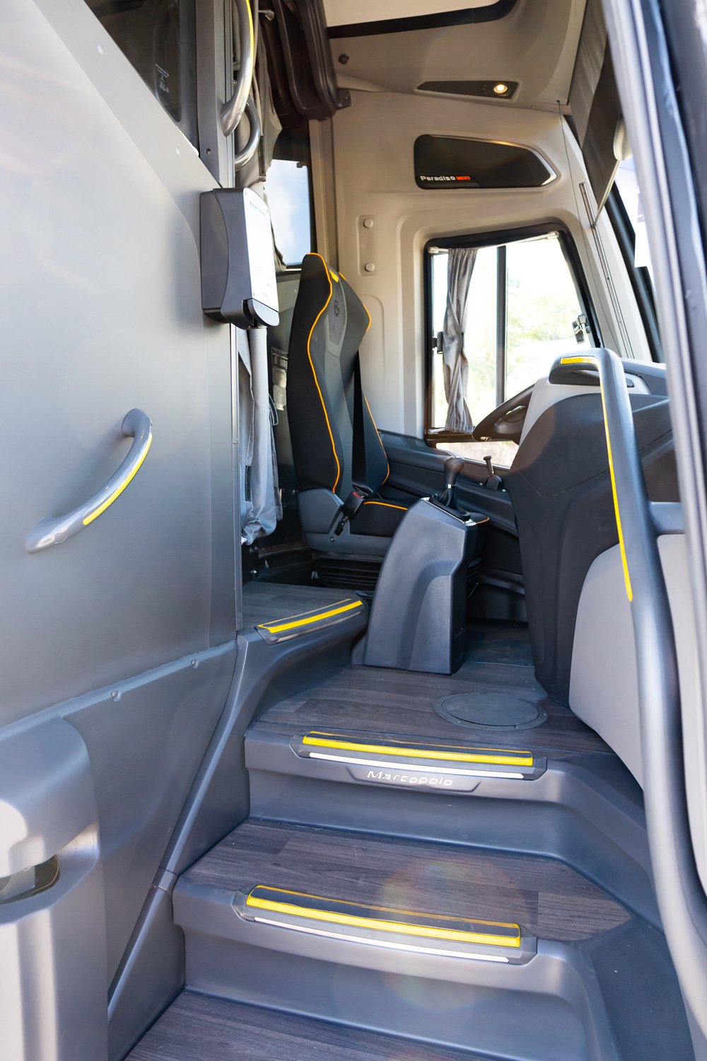 CMW Transportes recebe o primeiro Paradiso Geração 8 9 CMW Transportes 2
