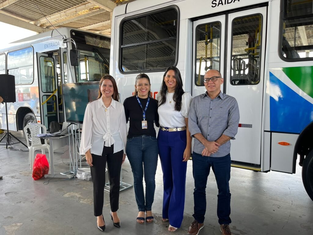 Lorena Dantas e Larissa Nascimento diretoras da Unitrans com Isaac Moreira e Ilka Tatiana do gabinete de Cida Ramos