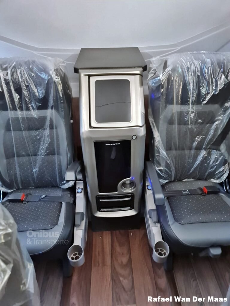 Marcopolo entrega dois ônibus Paradiso G8 1800 DD para as empresas Pevidor e CleitonBus 7 asdkclmcicoewj´p