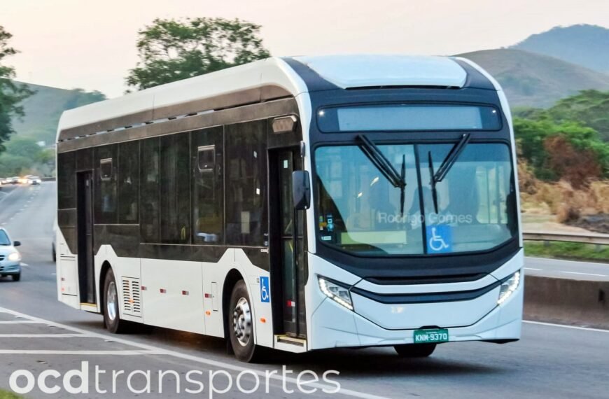 EXCLUSIVO: Protótipo de ônibus elétrico de testes da Volkswagen é flagrado na Rodovia Presidente Dutra