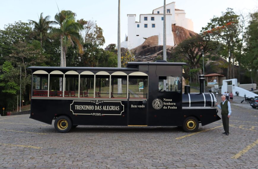Conheça o “Trenzinho das Alegrias”; a nova opção de transporte para visitantes do Convento da Penha, no Espírito Santo