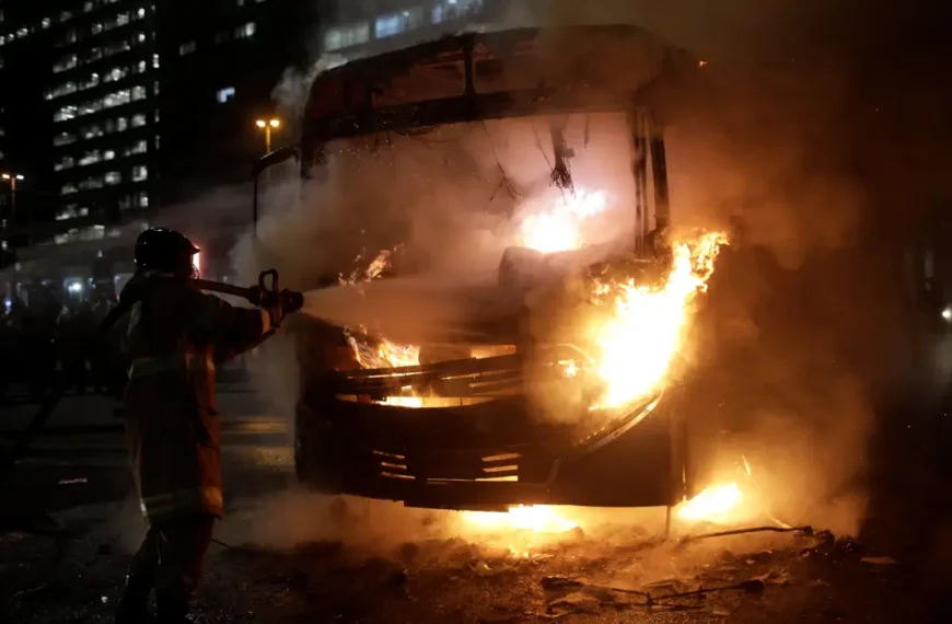 267 ônibus foram totalmente incendiados no estado do Rio de Janeiro durante os últimos anos