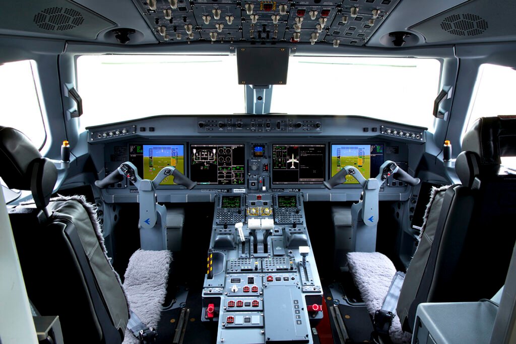 Cockpit Embraer 195 E2