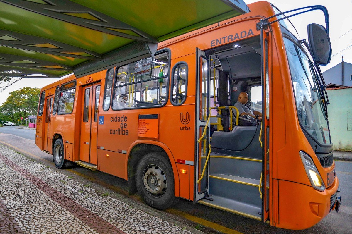 Ônibus Municipais De Curitiba (PR) Terão Assentos Preferenciais ...