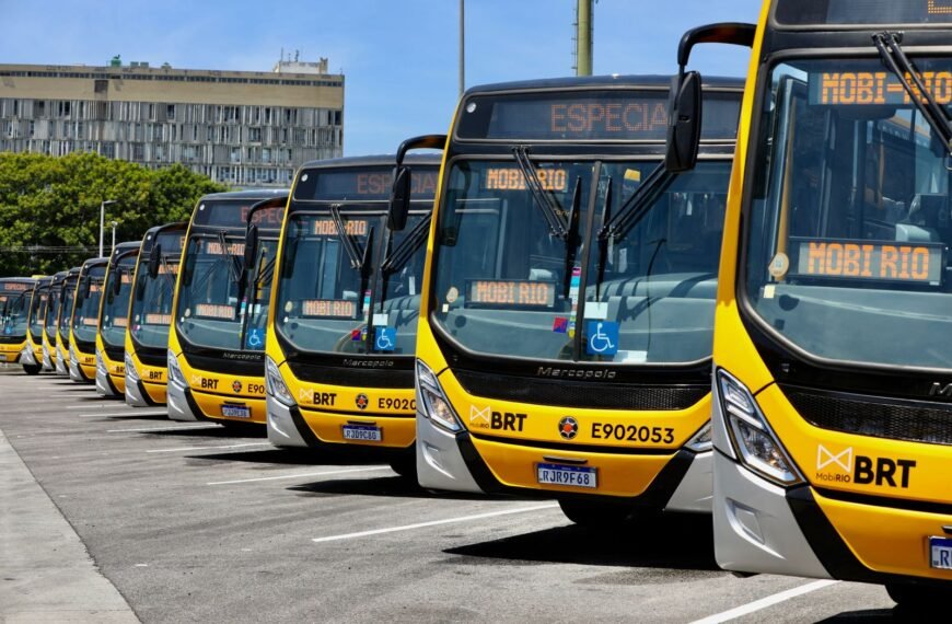 BRT Transcarioca registra aumento expressivo de passageiros após primeiro ano