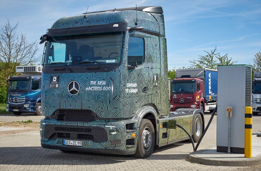 Mercedes-Benz Trucks realiza teste bem-sucedido de recarga utilizando 1.000 quilowatts com o eActros 600