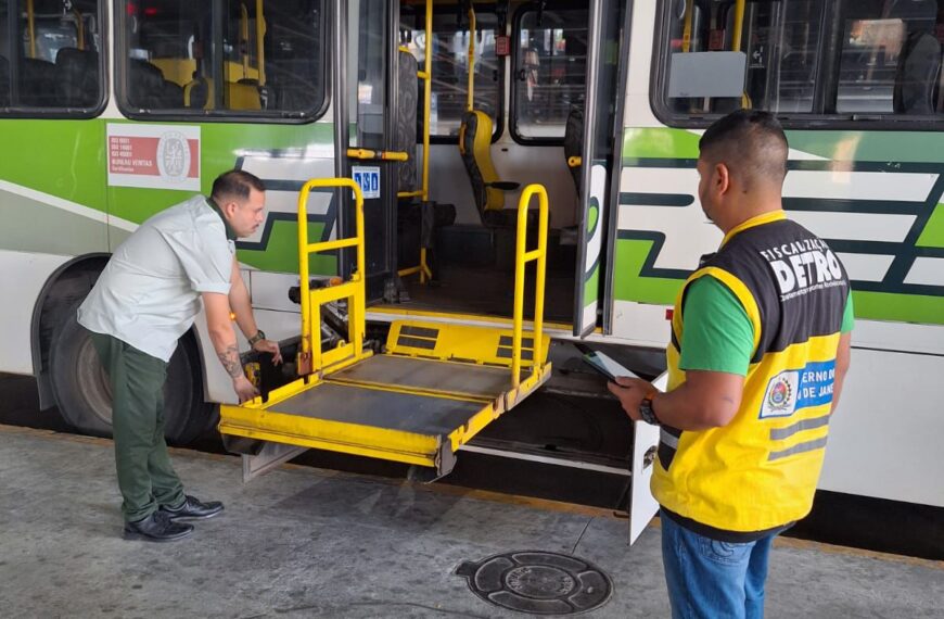 Mais de 120 ônibus foram fiscalizados pelas equipes do Detro-RJ no primeiro dia da “Operação Tiradentes 2024”