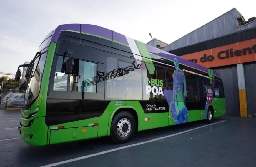 Ônibus elétricos comprados pela Prefeitura de Porto Alegre (RS) começam a circular em maio; diz prefeito