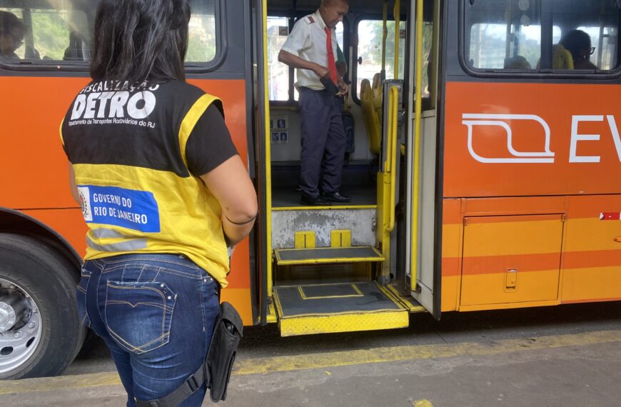 Fiscais do Detro-RJ realizam operações em busca de possíveis falhas nos dispositivos de acessibilidade dos ônibus intermunicipais