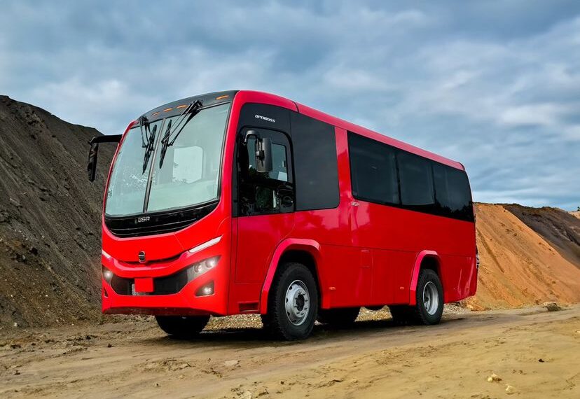 Busscar Colômbia apresenta o Optimuss: O micro-ônibus 4×4 fruto da parceria com a Mercedes-Benz