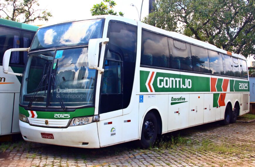 Gontijo disponibiliza para venda ônibus com carroceria Busscar da série 20000