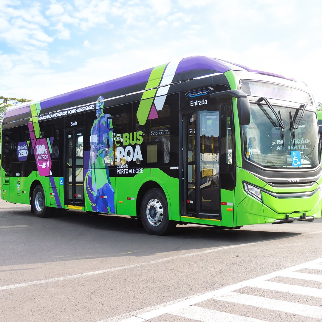 Caio entrega quatro ônibus urbanos elétricos para o transporte público ...