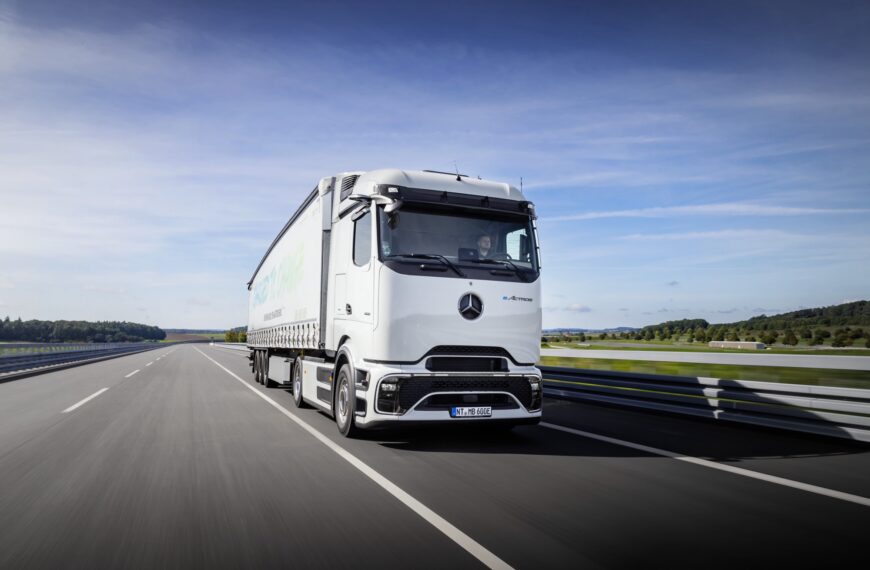 eActros 600 da Mercedes-Benz Trucks realiza jornada de teste mais extensa da história da empresa