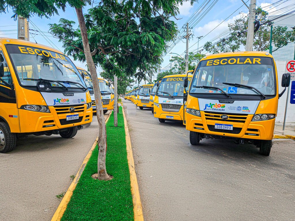 Volare entrega ônibus escolar do Caminho da Escola entrega ônibus escolar para Pernambuco