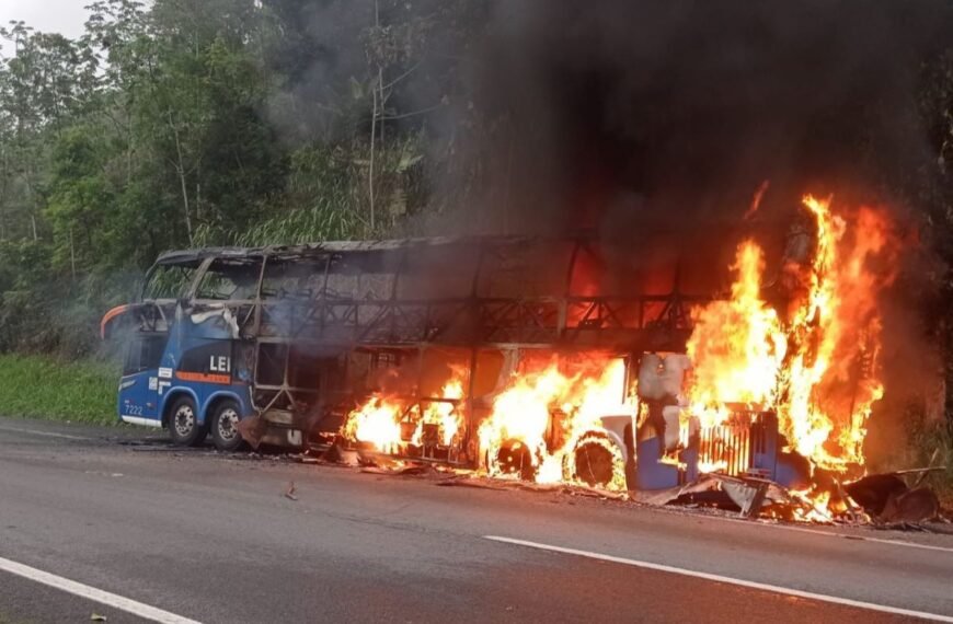 Passageiro clandestino é preso por incendiar banheiro de ônibus rodoviário com 40 passageiros