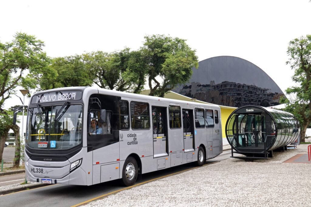 Produção de ônibus no Brasil cresce em 16,72% fevereiro em relação ao mesmo período do ano passado 1 Volvo
