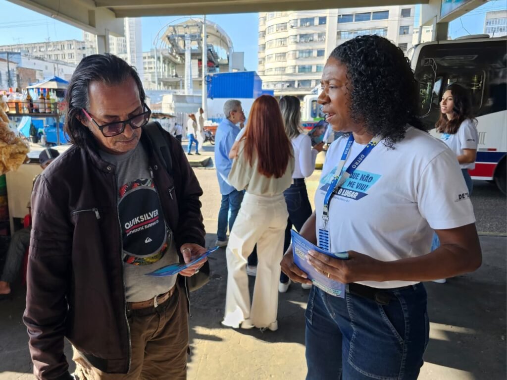 Detro-RJ celebra um ano da campanha “Não Finja que não me viu” com ação especial na Central do Brasil 3 Detro-RJ
