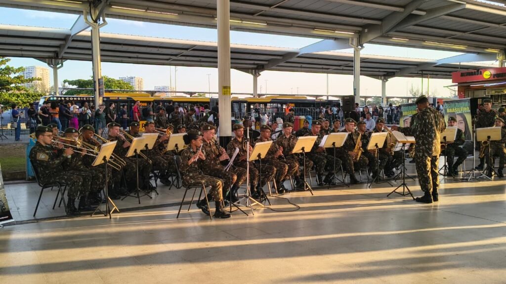Terminal Alvorada recebe apresentação da Banda do Exército em homenagem ao Dia do Soldado 1 Terminal Alvorada