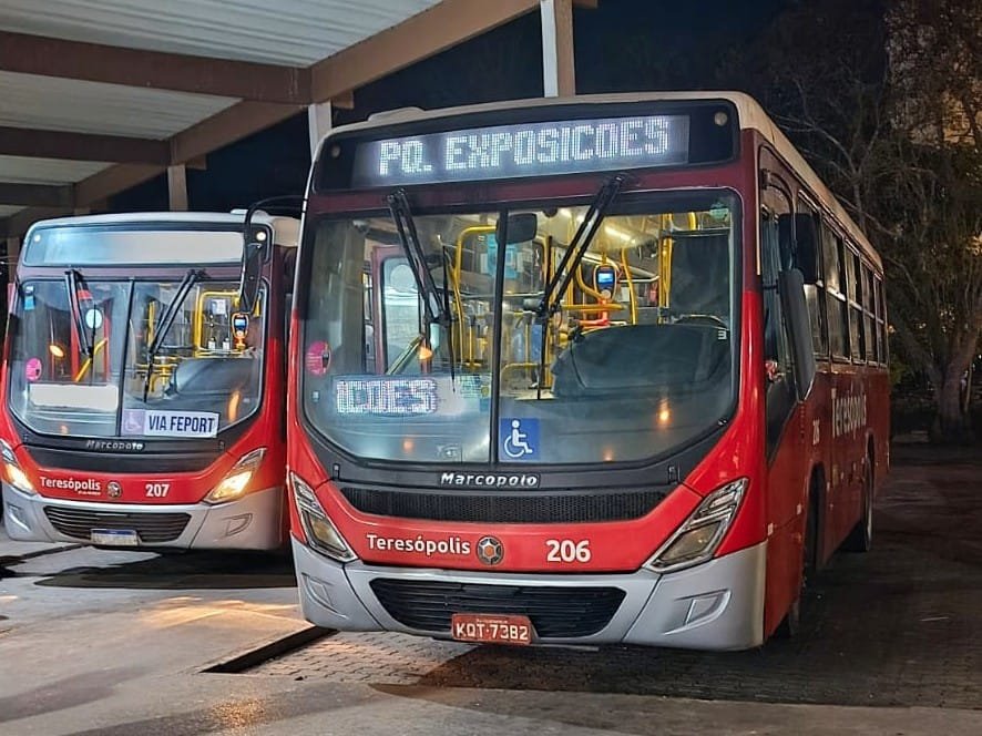 Foto Divulgacao Onibus na rodoviaria com destino ao Parque de Exposicoes onde ocorreu a Feport