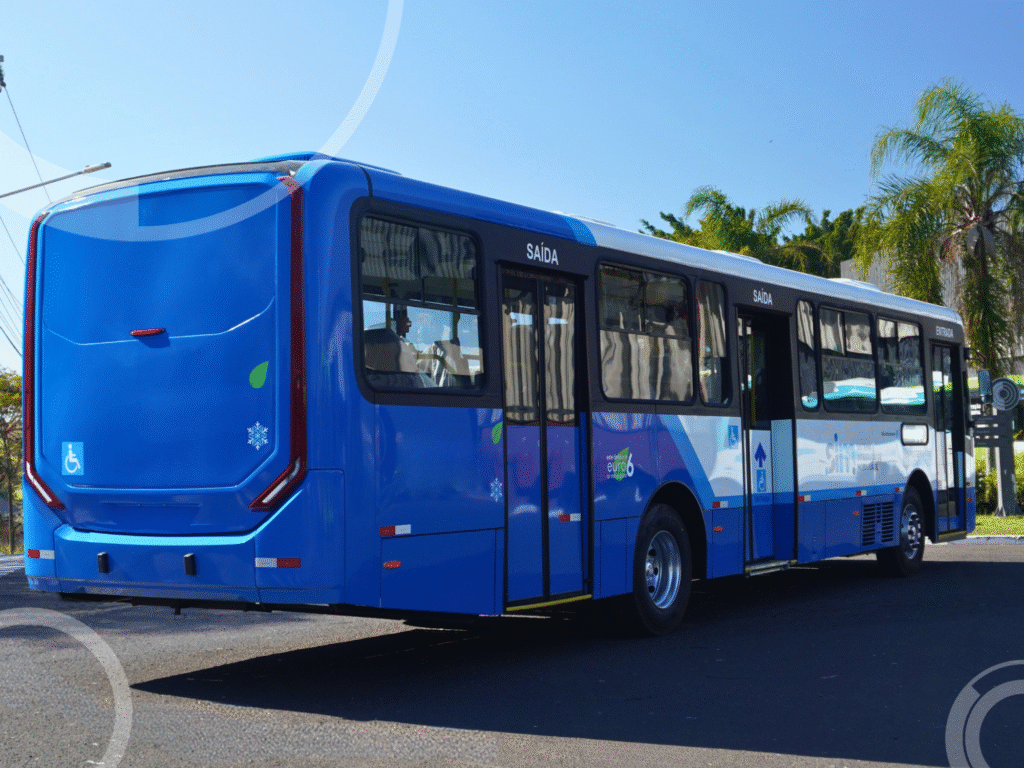 Empresas do Consórcio Fênix renovam frotas de Florianópolis com sete ônibus Apache Vip Caio 1 Caio
