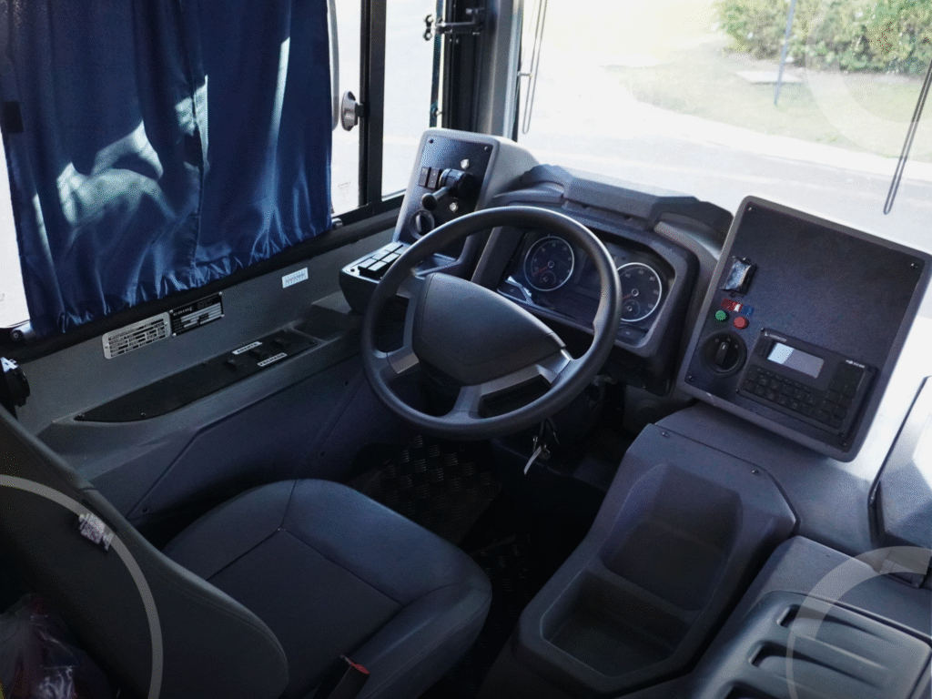 Empresas do Consórcio Fênix renovam frotas de Florianópolis com sete ônibus Apache Vip Caio 3 Caio