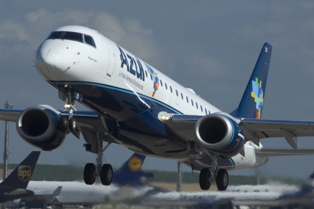 azul embraer 1024x680 1