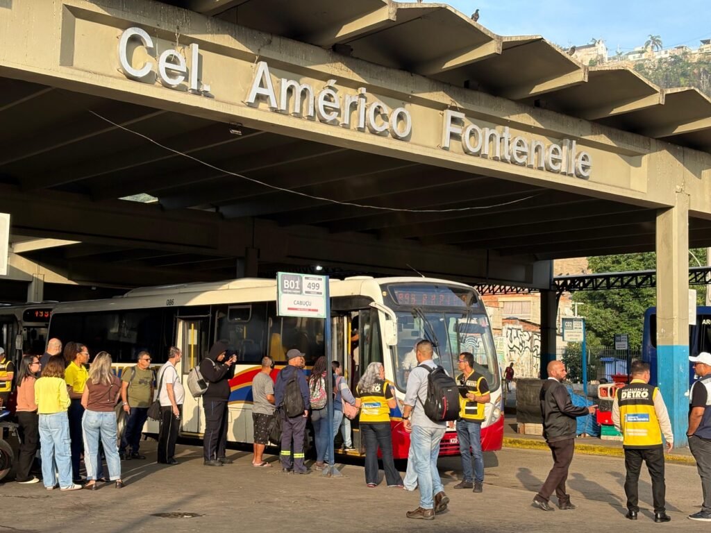 Detro-RJ autua Transportadora Tinguá em nova edição da operação “Detro te Ouve” no Terminal Américo Fontenelle 8 img 7539