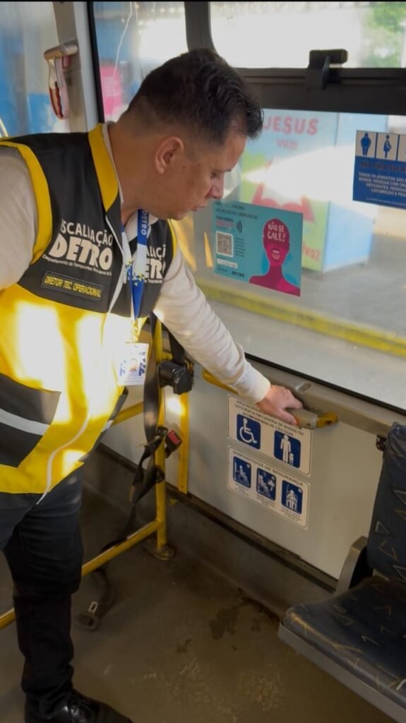 Detro-RJ autua Transportadora Tinguá em nova edição da operação “Detro te Ouve” no Terminal Américo Fontenelle 2 img 7540
