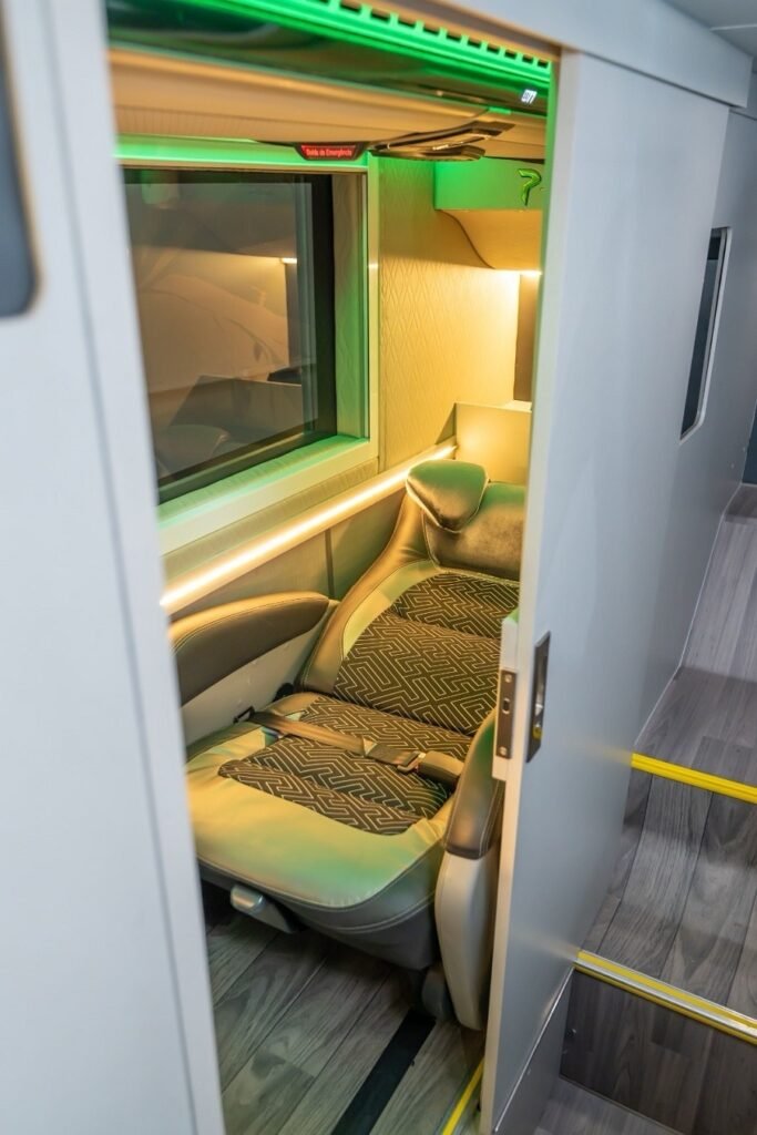 Viação Garcia inova e lança serviço inédito de “cabine fechada” em ônibus rodoviário 4 c0f144c1 f6b4 4d4a aec8 85e1895ad1ee