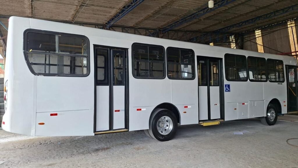 Nuvem Venda de Ônibus anuncia oportunidade com urbanos Caio Apache VIP II revisados e prontos para operação 5 Venda de Ônibus