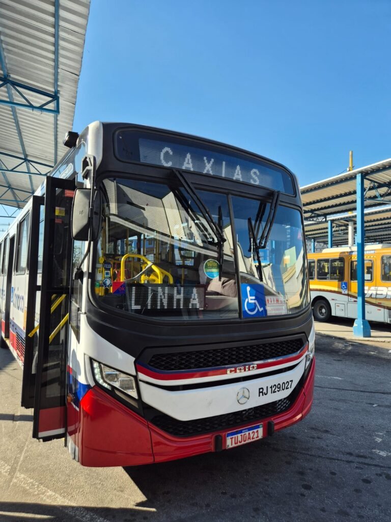 Detro/RJ fiscaliza mais de 100 ônibus intermunicipais e aplica multas por ar-condicionado inoperante 2 Detro/RJ