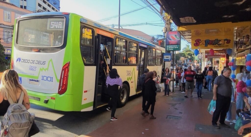 Teresópolis inicia implantação de faixa exclusiva para ônibus e aposta na melhoria da mobilidade urbana 1 Teresópolis